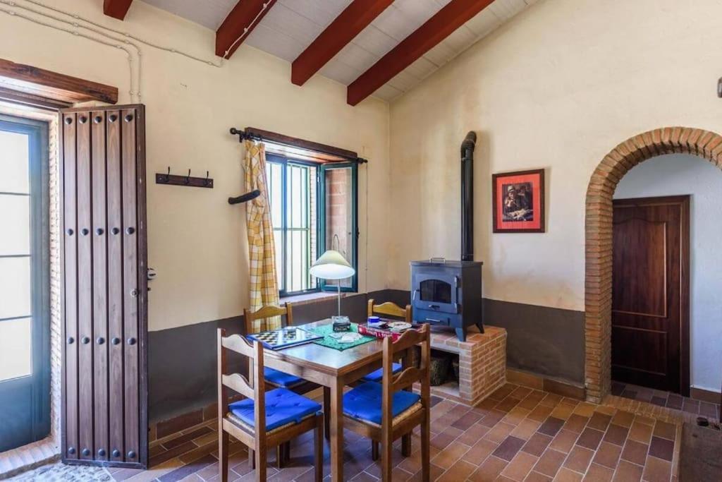 Casa Cortijo En Dehesa Sierra Leon Villa ลา ปัวบลา เด ลอส อินฟานเตส ภายนอก รูปภาพ