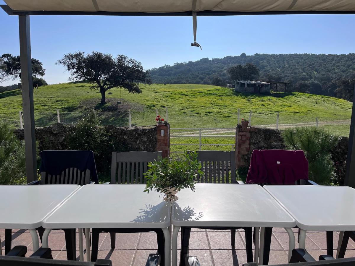 Casa Cortijo En Dehesa Sierra Leon Villa ลา ปัวบลา เด ลอส อินฟานเตส ภายนอก รูปภาพ