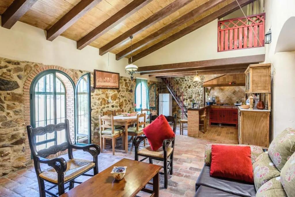 Casa Cortijo En Dehesa Sierra Leon Villa ลา ปัวบลา เด ลอส อินฟานเตส ภายนอก รูปภาพ