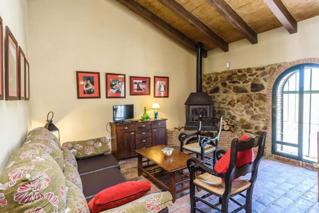 Casa Cortijo En Dehesa Sierra Leon Villa ลา ปัวบลา เด ลอส อินฟานเตส ภายนอก รูปภาพ